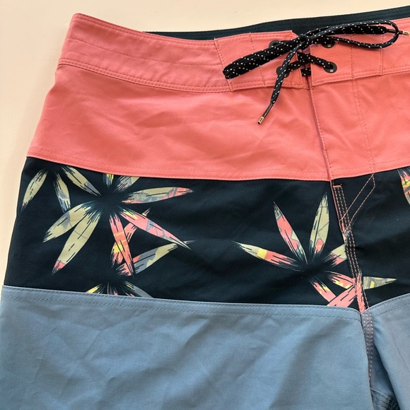 Billabong Tribong Pro 19" Boardshorts Blue Haze NWOT Men’s Size 32 - Picture 3 of 10